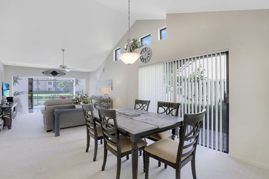 547 Beachwalk Cir, Naples, FL 34108