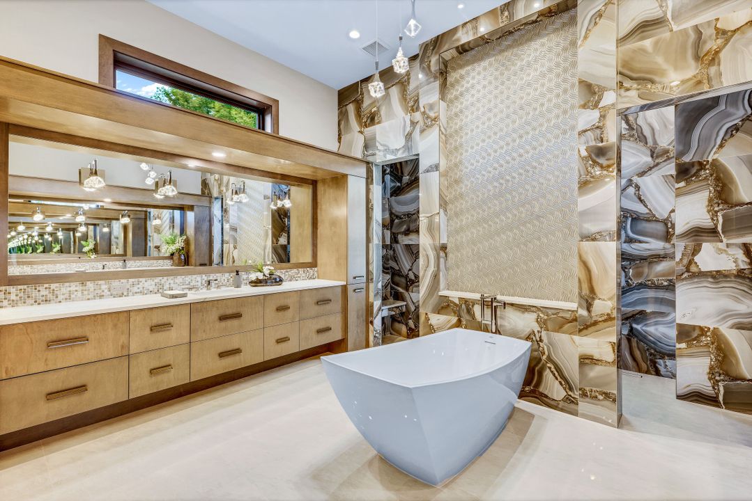 5603 Riverside Dr, Cape Coral, FL 33904