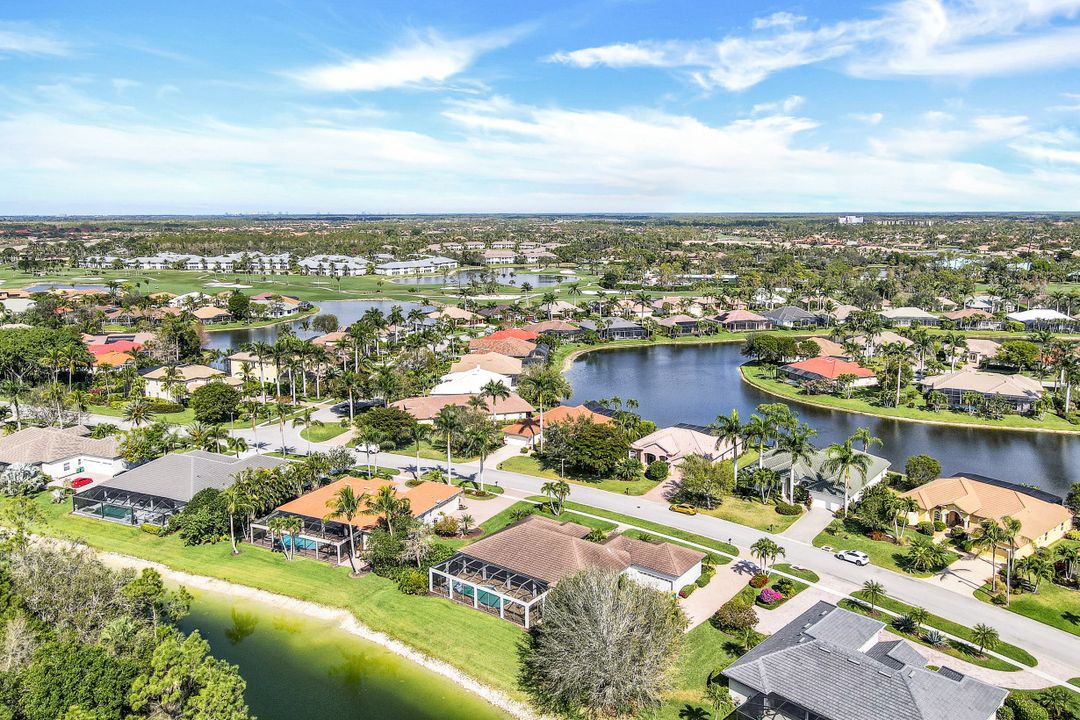 8072 Tiger Lily Dr, Naples, FL 34113