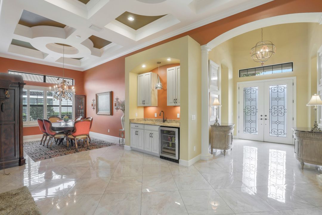 8651 Amour Ct, Naples, FL 34119