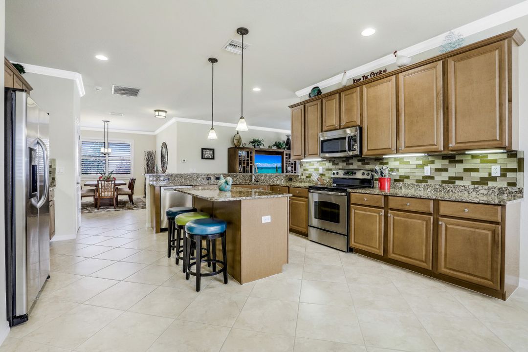 3830 Treasure Cove Cir, Naples, FL 34114