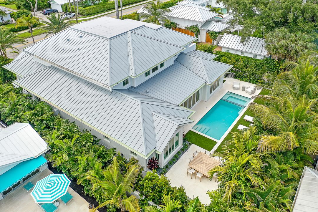 1040 2nd St S, Naples, FL 34102