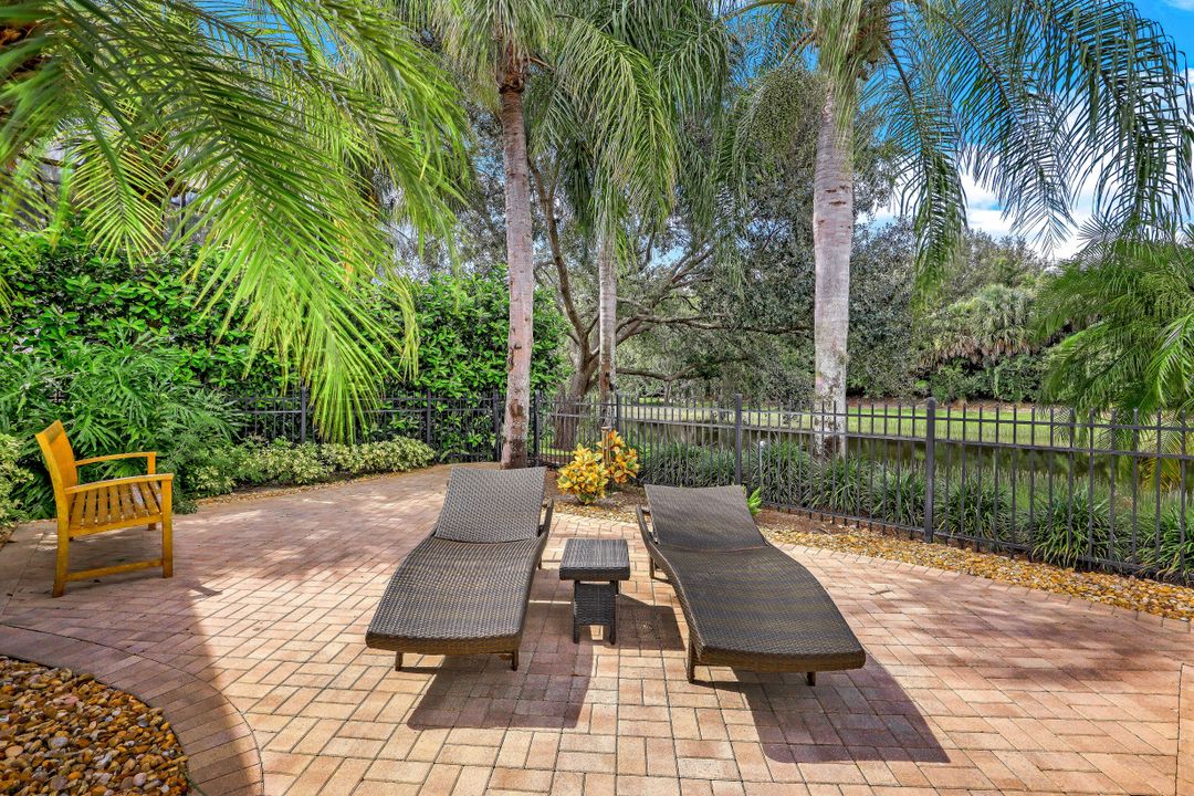 15655 Villoresi Way, Naples, FL 34110