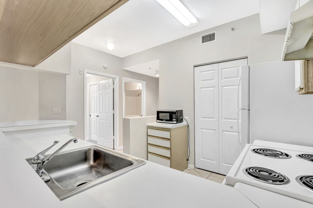 6481 Aragon Way #102, Fort Myers, FL 33966