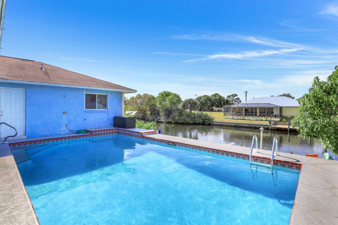 432 Mohawk Pkwy, Cape Coral, FL 33914