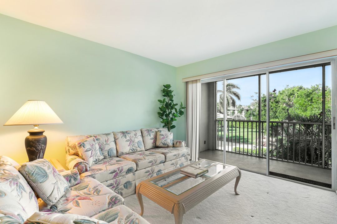 3150 Binnacle Dr #217, Naples, FL 34103