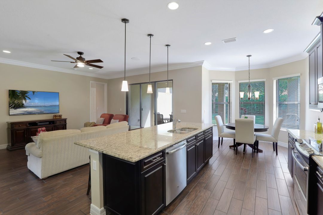 3271 Pacific Dr, Naples, FL 34119