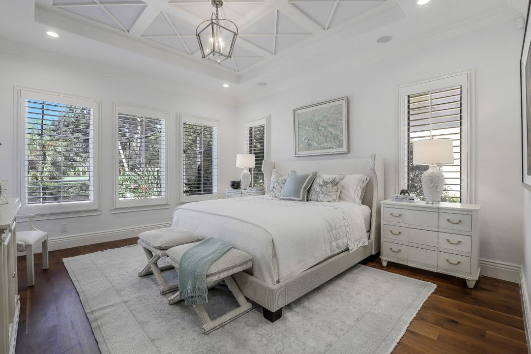 2895 Tiburon Blvd E, Naples, FL 34109