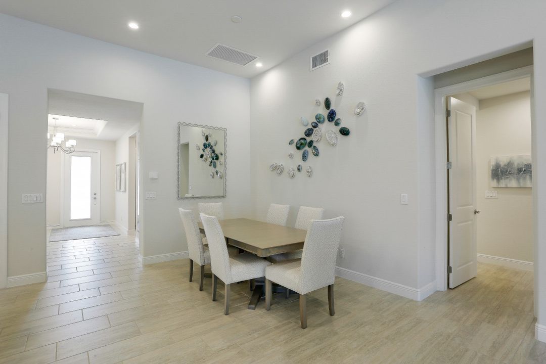 10030 Florence Cir, Naples, FL 34119