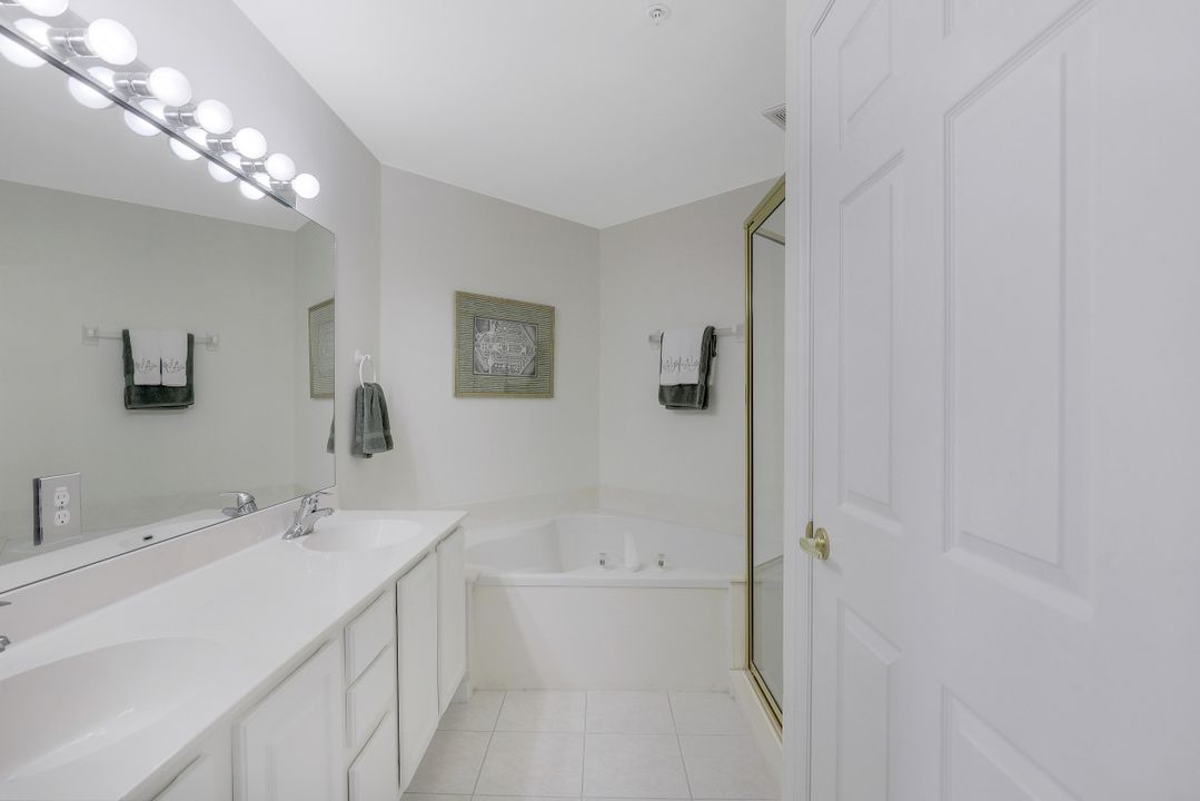 2140 Arielle Dr #407, Naples, FL 34109