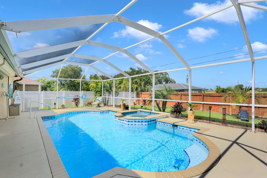 321 NE 10th Terrace, Cape Coral, FL 33909