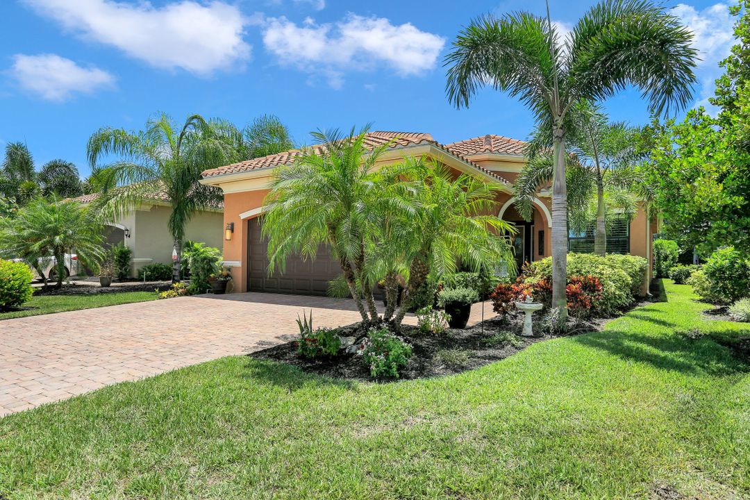 3578 Beaufort Ct, Naples, FL 34119