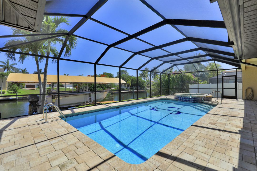 1524 SW 52nd Ln, Cape Coral, FL 33914