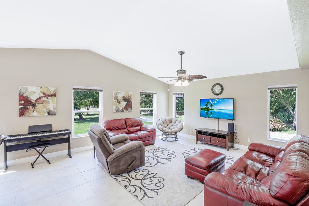 4530 7th Ave SW, Naples, FL 34119