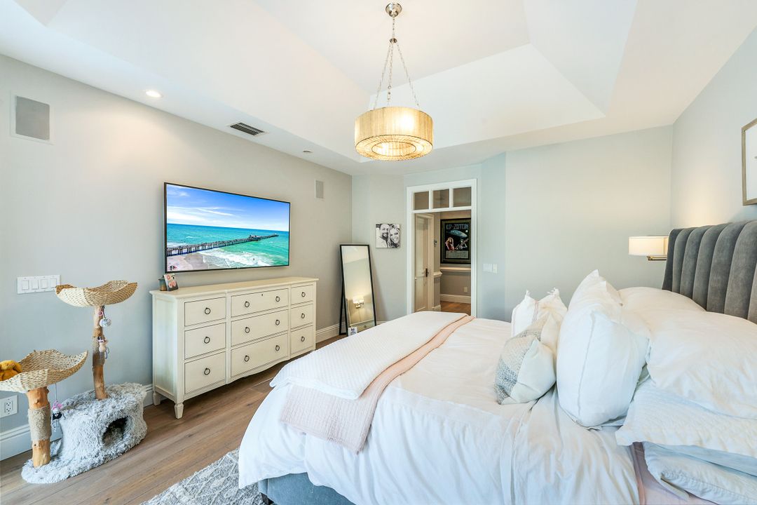 713 Shadow Lake Ln, Naples, FL 34108