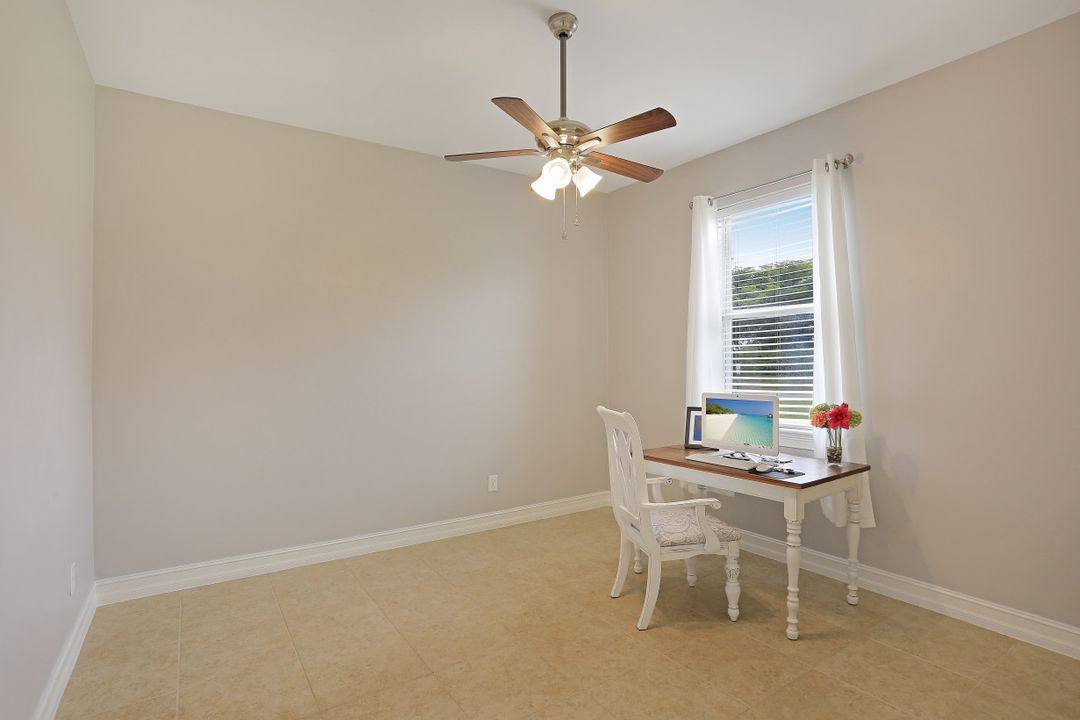 2548 Ashbury Cir, Cape Coral, FL 33991