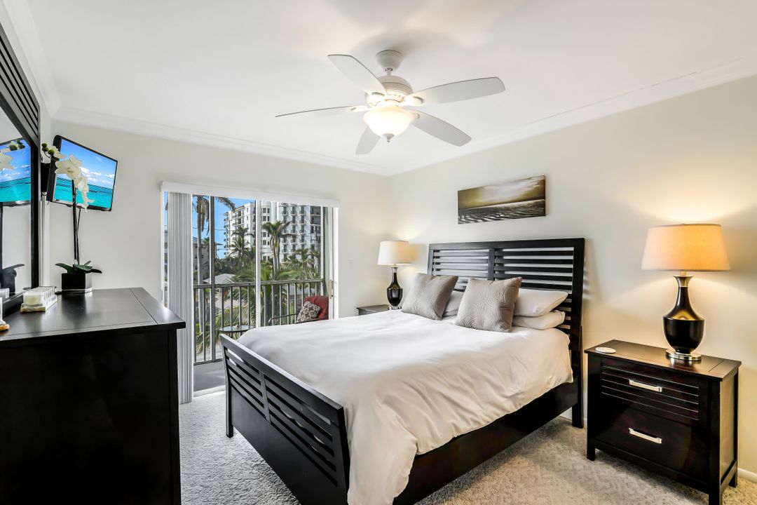 1100 Gulf Shore Blvd N #306, Naples, FL 34102