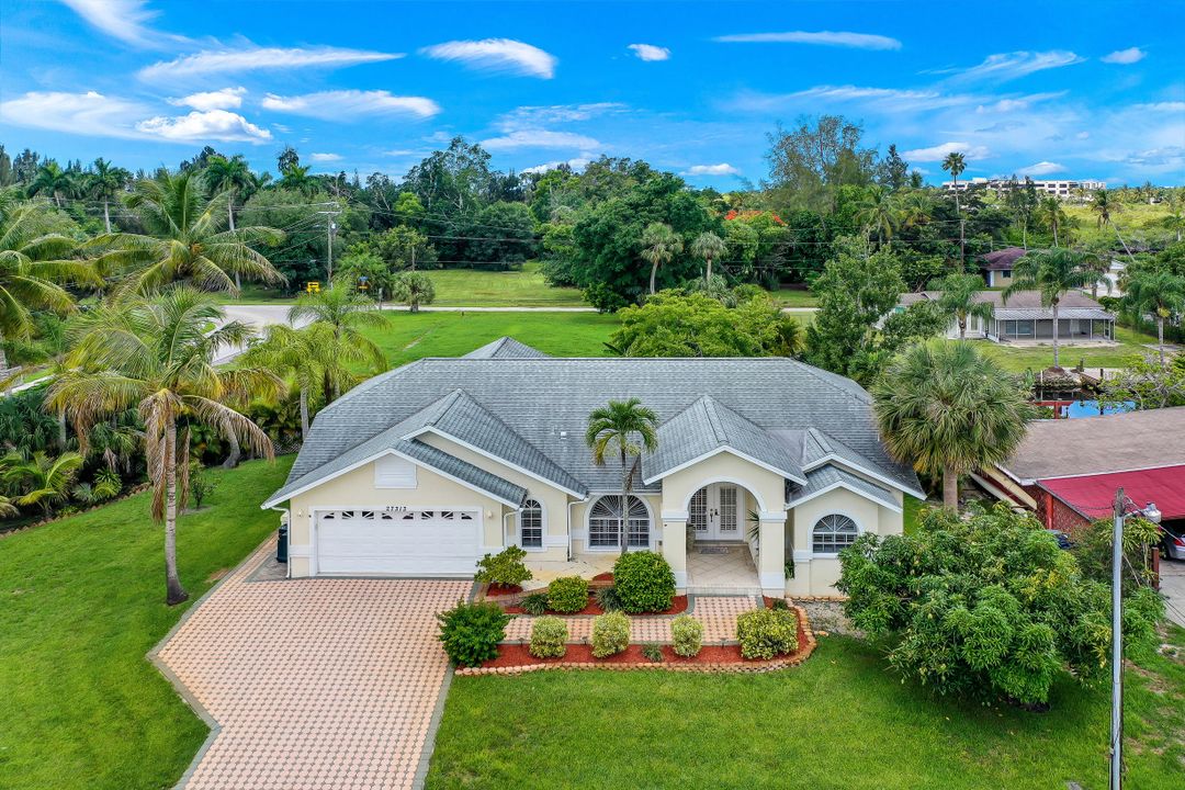 27313 Buccaneer Dr, Bonita Springs, FL 34135