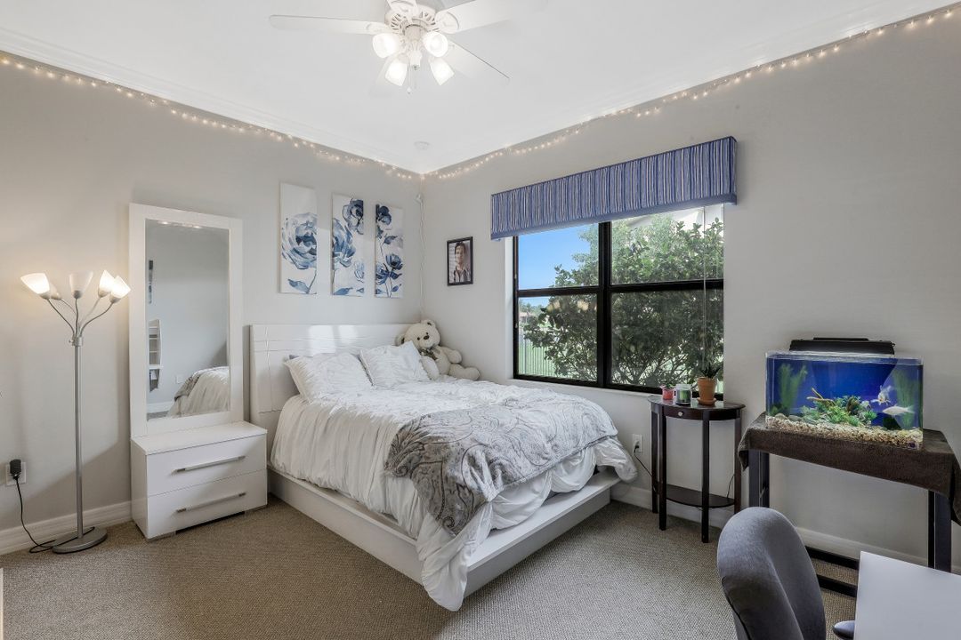 3910 Glacier Ct, Naples, FL 34119