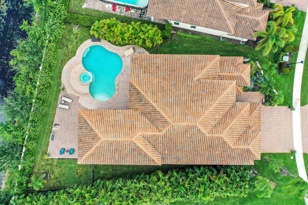 2934 Cinnamon Bay Cir, Naples, FL 34119