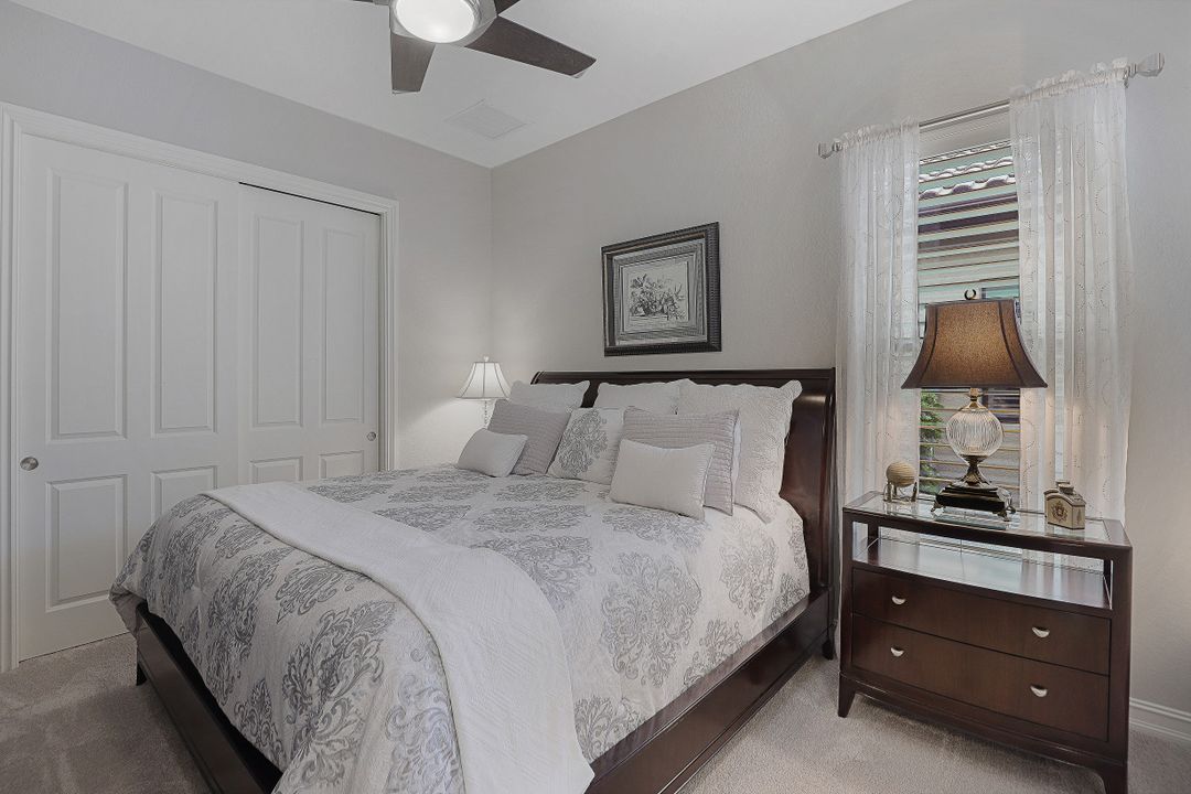 7450 Lantana Cir, Naples, FL 34119