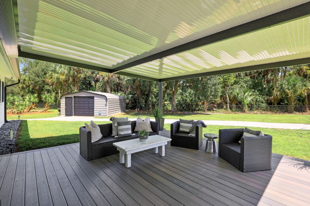 140 5th St NW, Naples, FL 34120