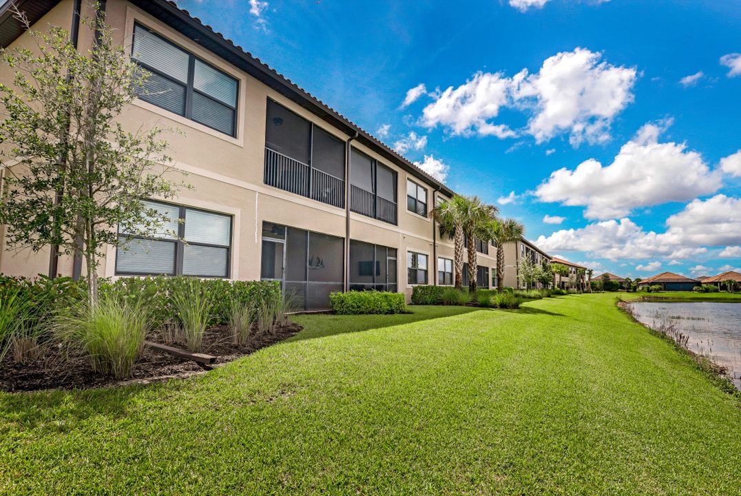 9377 Pocida Ct #201, Naples, FL 34119