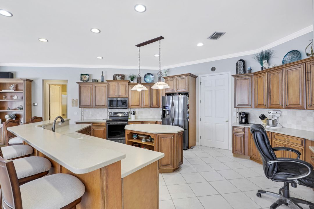 411 SW 49th Ln, Cape Coral, FL 33914