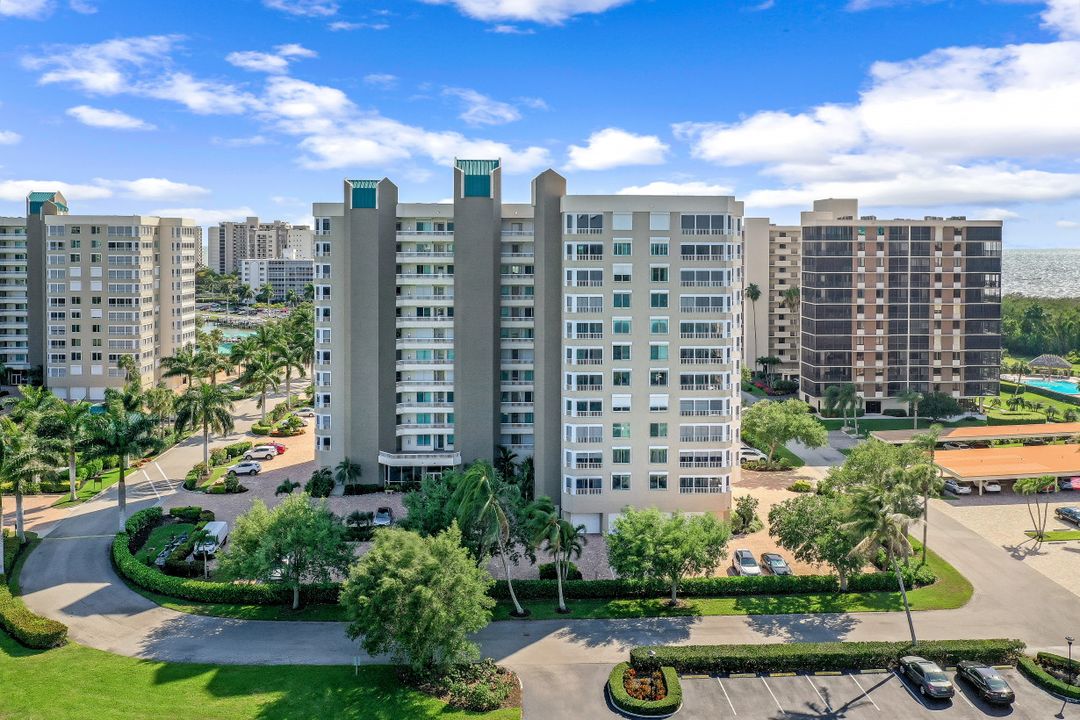 21 Bluebill Ave #404, Naples, FL 34108