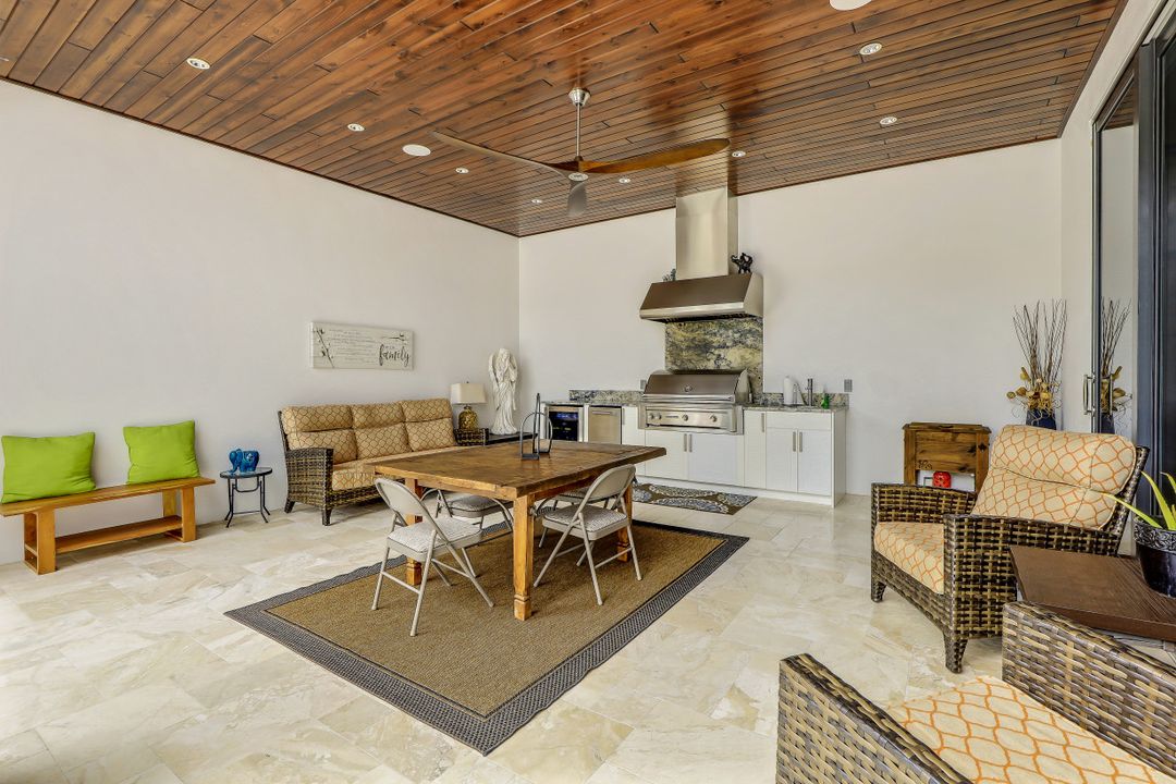 1824 Alamanda Dr, Naples, FL 34102