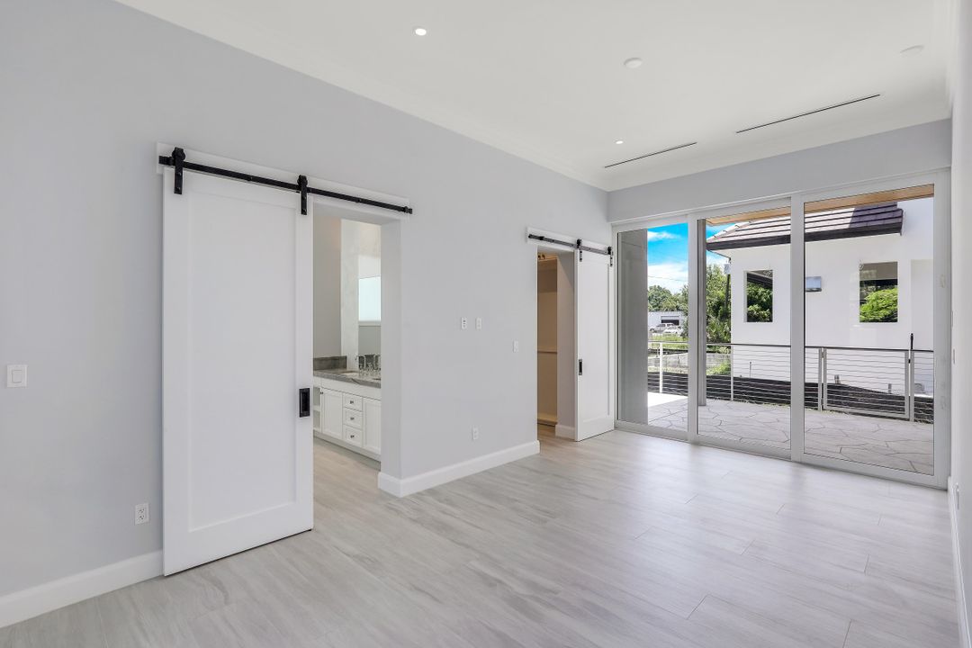 859 92nd Ave N, Naples, FL 34108