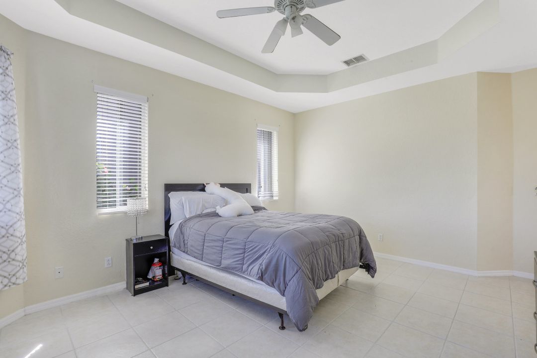 9290 Paseo De Valencia St, Fort Myers, FL 33908