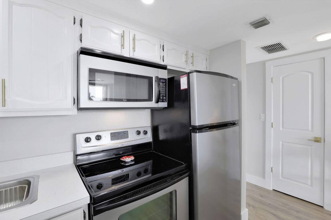 180 Seaview Ct #504, Marco Island, FL 34145