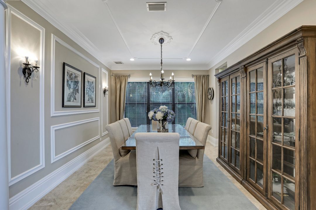 2934 Cinnamon Bay Cir, Naples, FL 34119