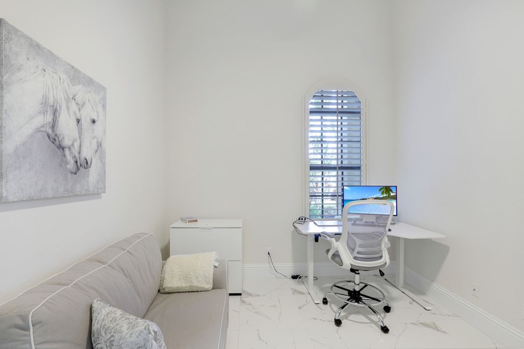 7323 Acorn Way, Naples, FL 34119