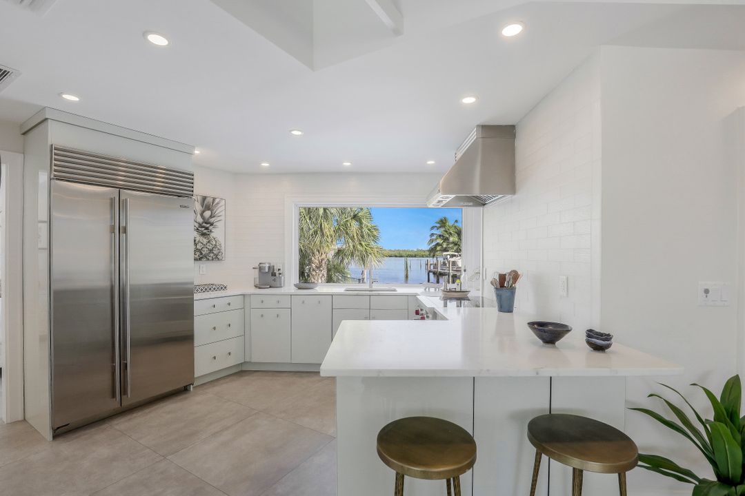 818 Perrine Ct, Marco Island, FL 34145