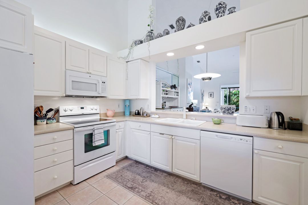 790 Bentwater Cir #203, Naples, FL 34108