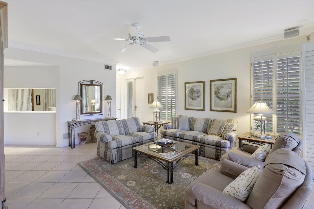 1825 Seville Blvd #811, North Naples, FL 34109