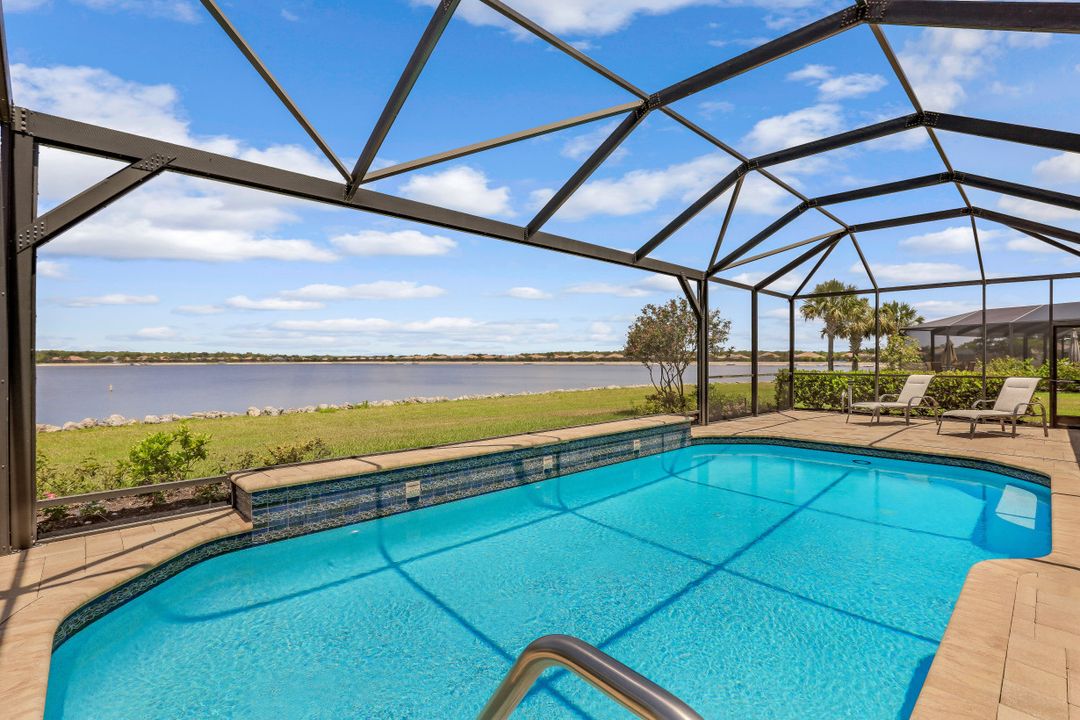 9075 Graphite Cir, Naples, FL 34120