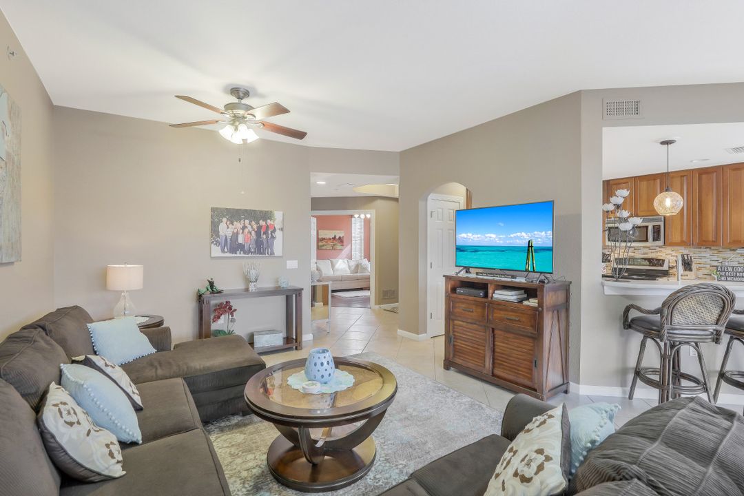 8763 Coastline Ct #101, Naples, FL 34120