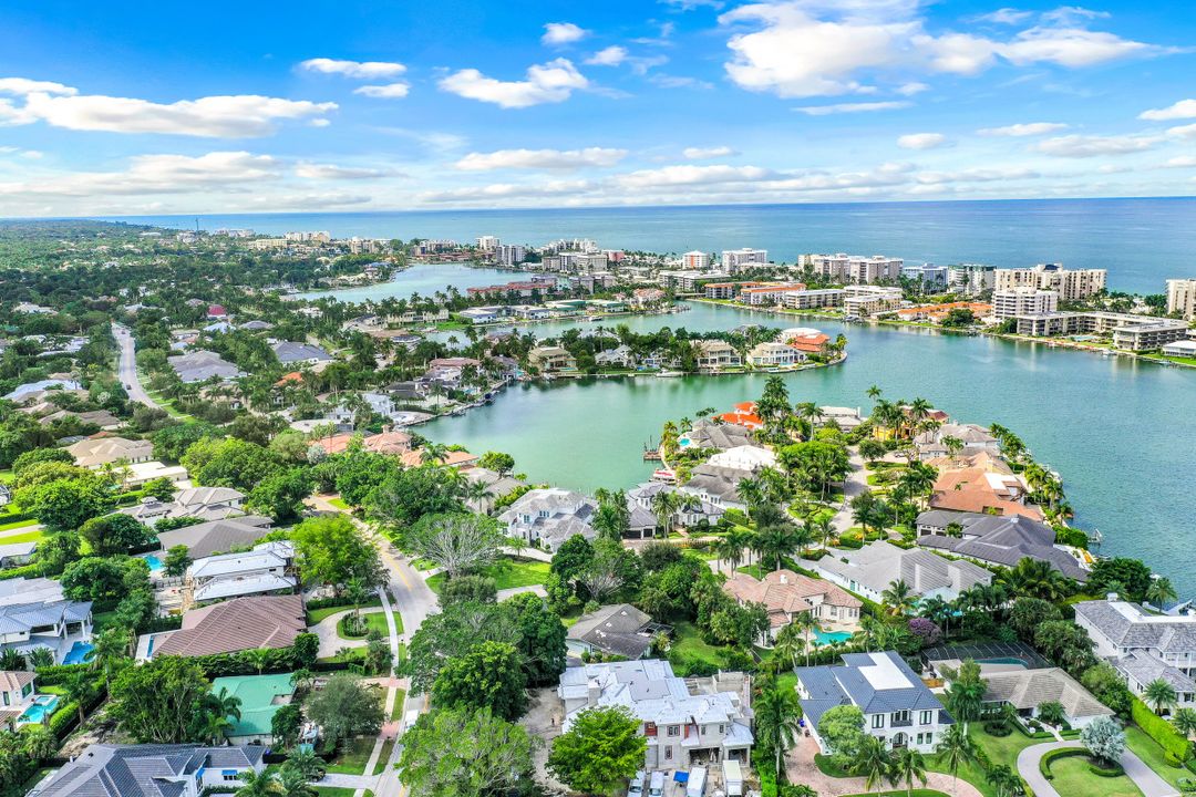 3225 Crayton Rd, Naples, FL 34103