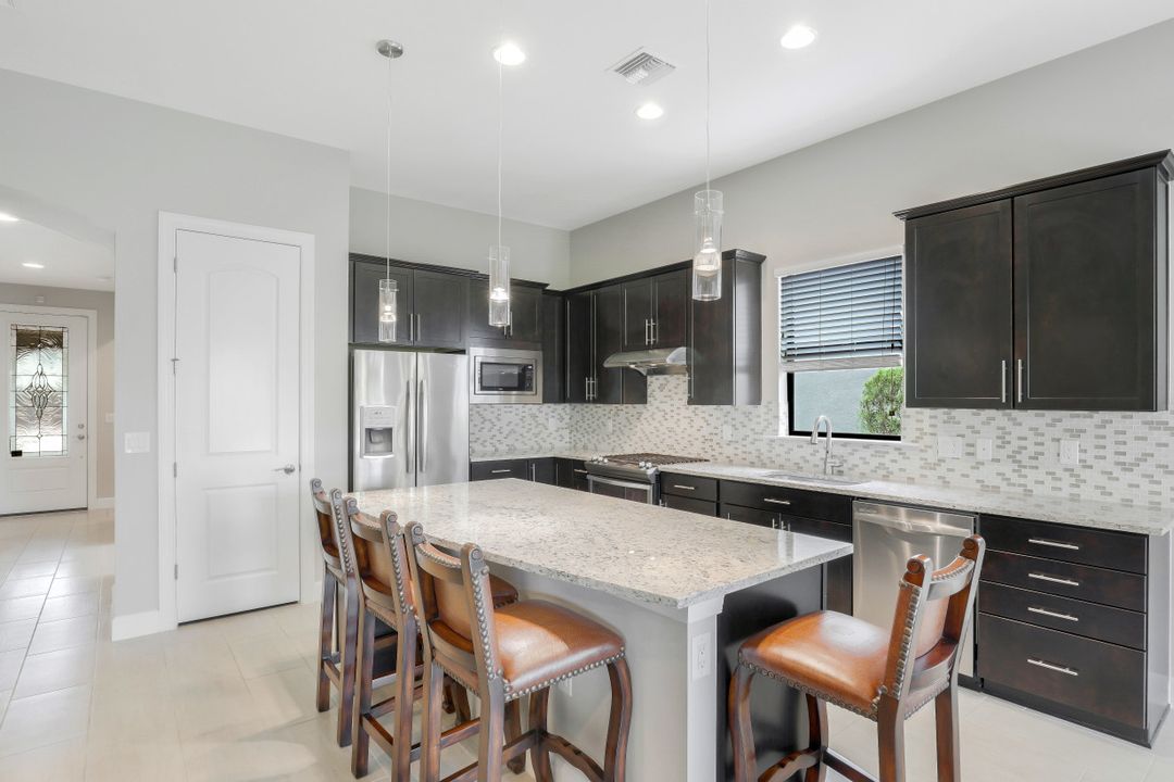 9419 Whooping Crane Wy, Naples, FL 34120