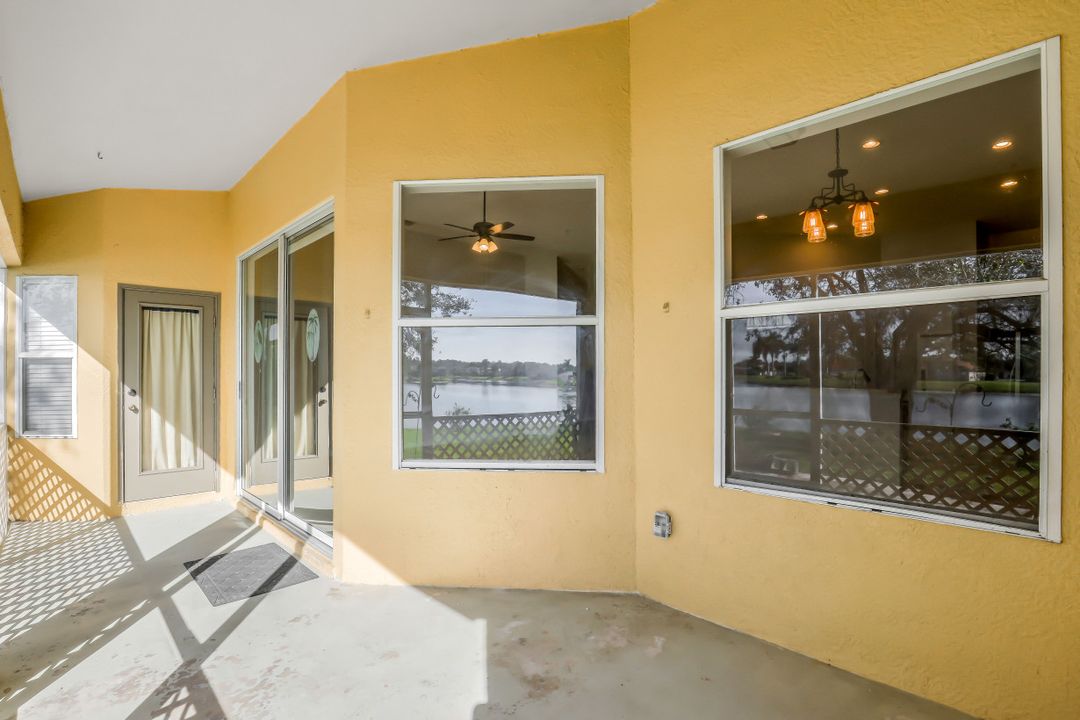 2227 Grove Dr, Naples, FL 34120