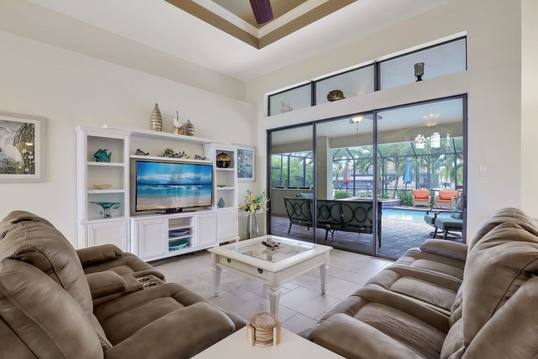 4330 SW 19th Pl, Cape Coral, FL 33914