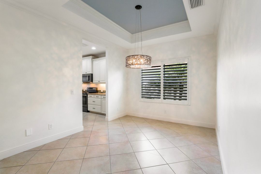 14559 Grapevine Dr, Naples, FL 34114