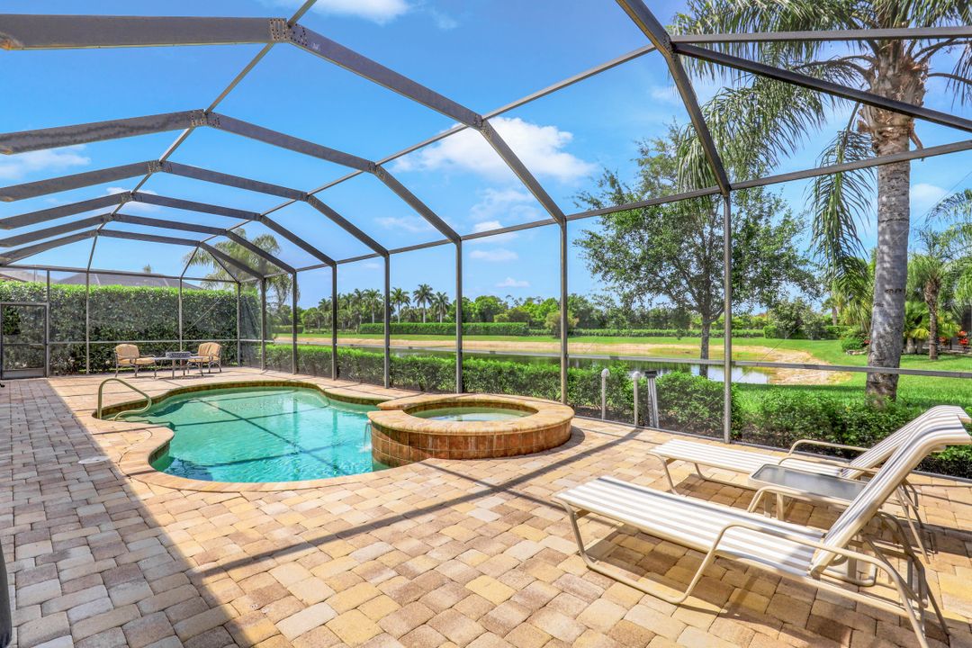 9746 Nickel Ridge Cir, Naples, FL 34120