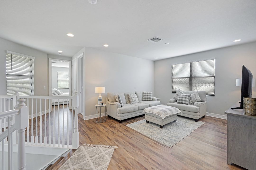 4478 Kensington Cir, Naples, FL 34119