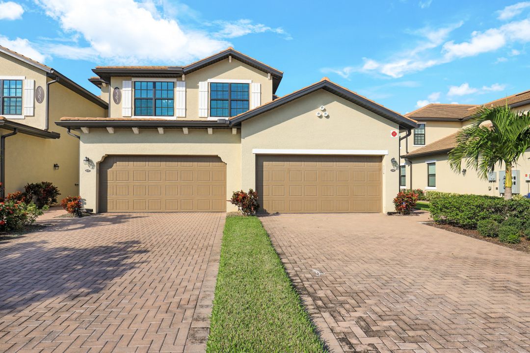 2363 Montserrat Ln #33 -202 , Naples, FL 34120