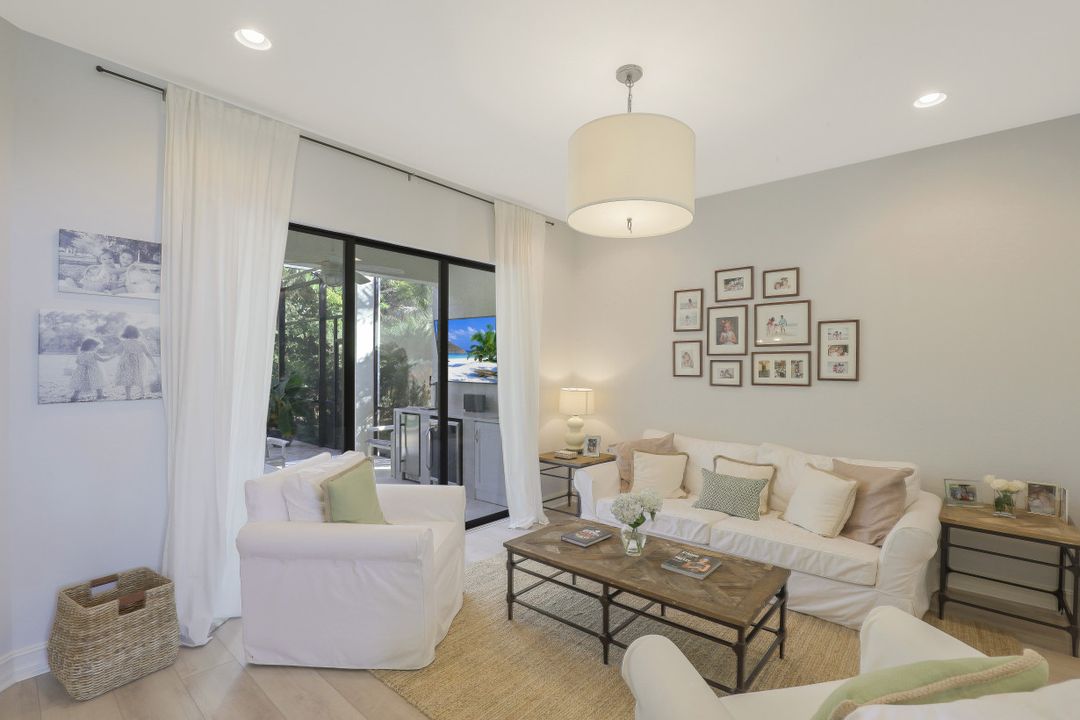 15907 Secoya Reserve Cir, Naples, FL 34110