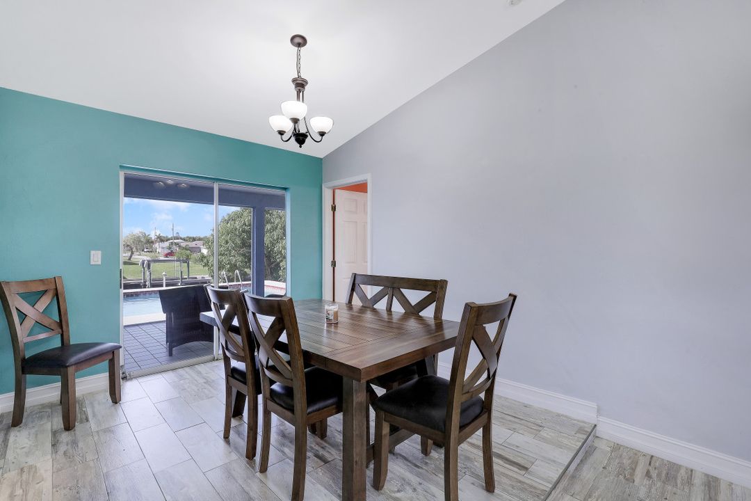 432 Mohawk Pkwy, Cape Coral, FL 33914